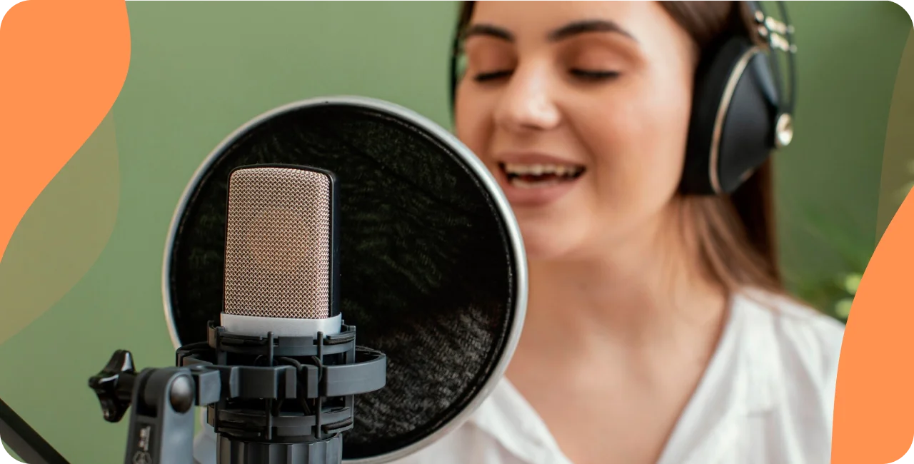 fille qui echauffe sa voix