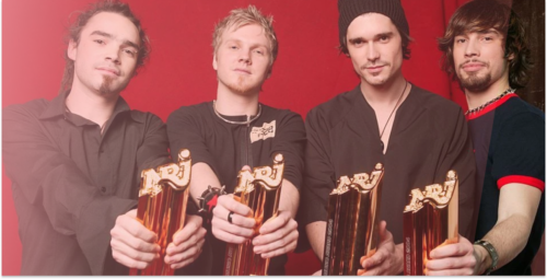 Le trophée des NRJ Music Awards, un savoir-faire français.